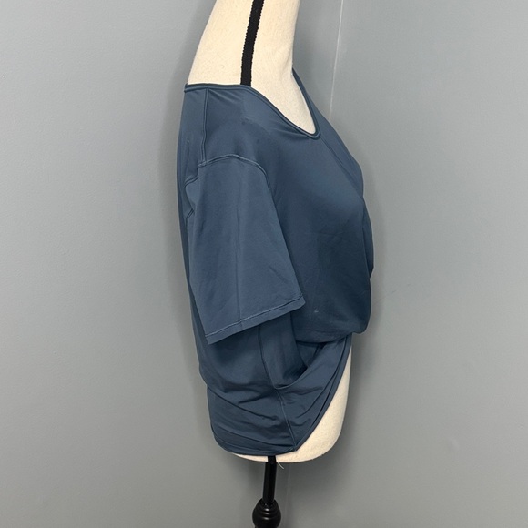 Lululemon Women’s Blue Do The Daily Crop Top Sz 10 - Picture 2 of 5